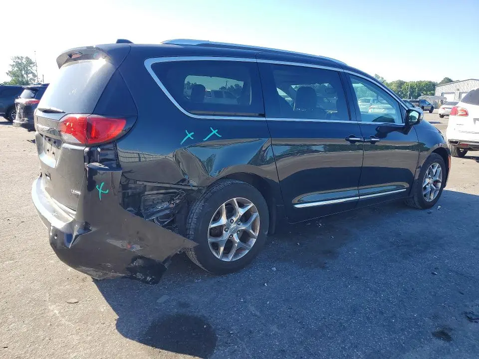 2019 CHRYSLER PACIFICA LIMITED  