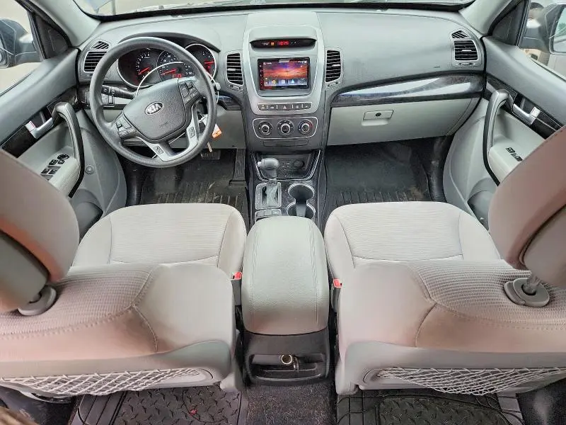 2014 KIA SORENTO LX  