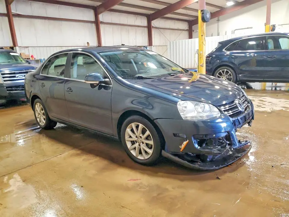 2010 VOLKSWAGEN JETTA SE  