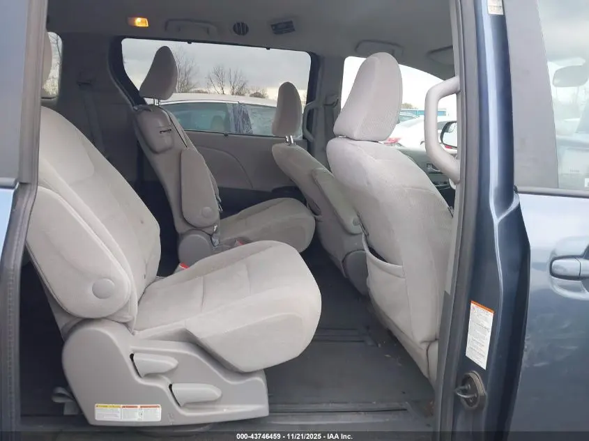 2015 TOYOTA SIENNA LE 8 PASSENGER