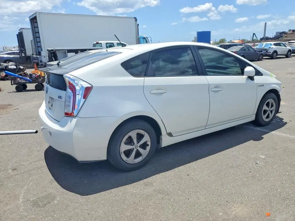 2015 TOYOTA PRIUS ONE  