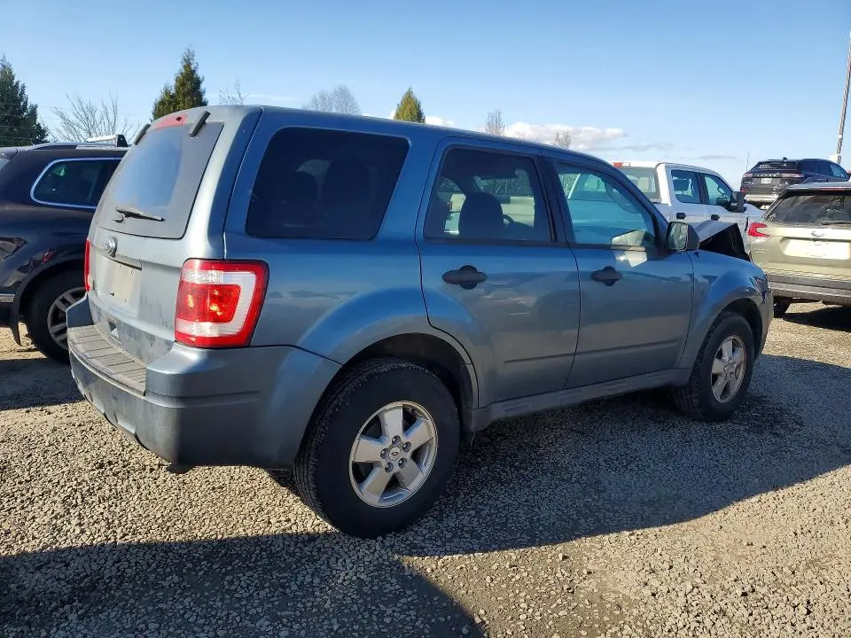 2011 FORD ESCAPE XLS  