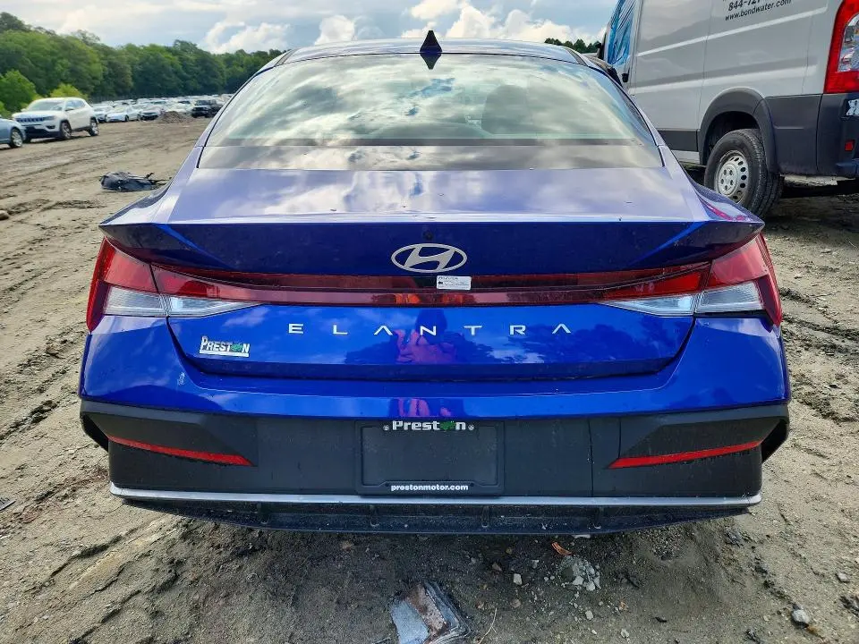 2024 HYUNDAI ELANTRA SEL  