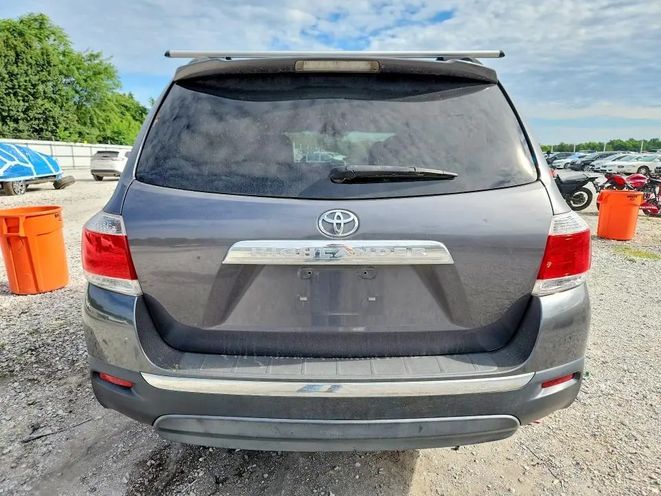 2011 TOYOTA HIGHLANDER BASE  