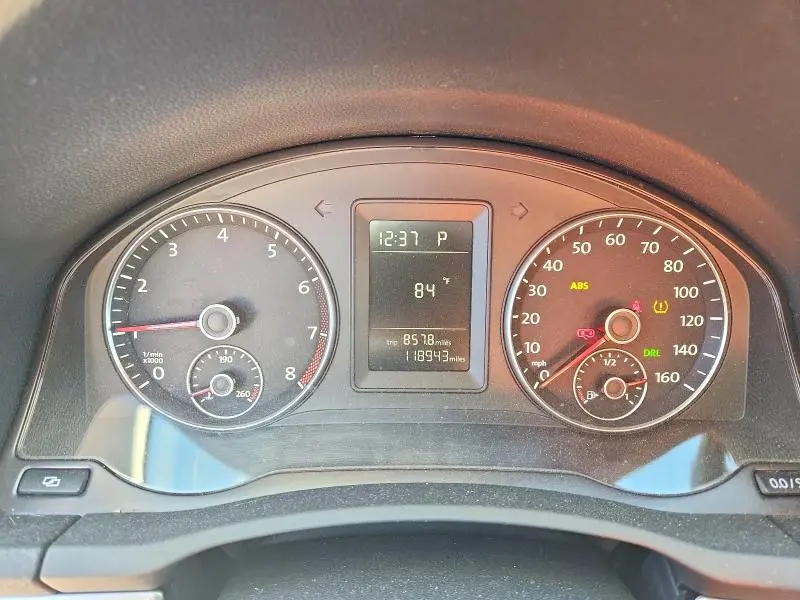 2010 VOLKSWAGEN JETTA LIMITED  