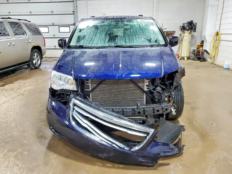 2011 CHRYSLER TOWN & COUNTRY TOURING L  