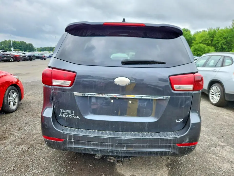 2018 KIA SEDONA LX  