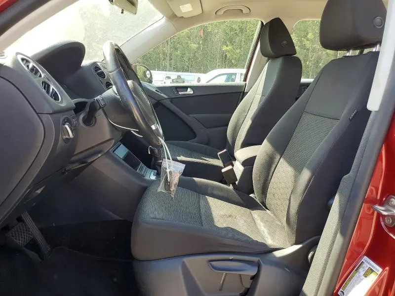 2013 VOLKSWAGEN TIGUAN S  