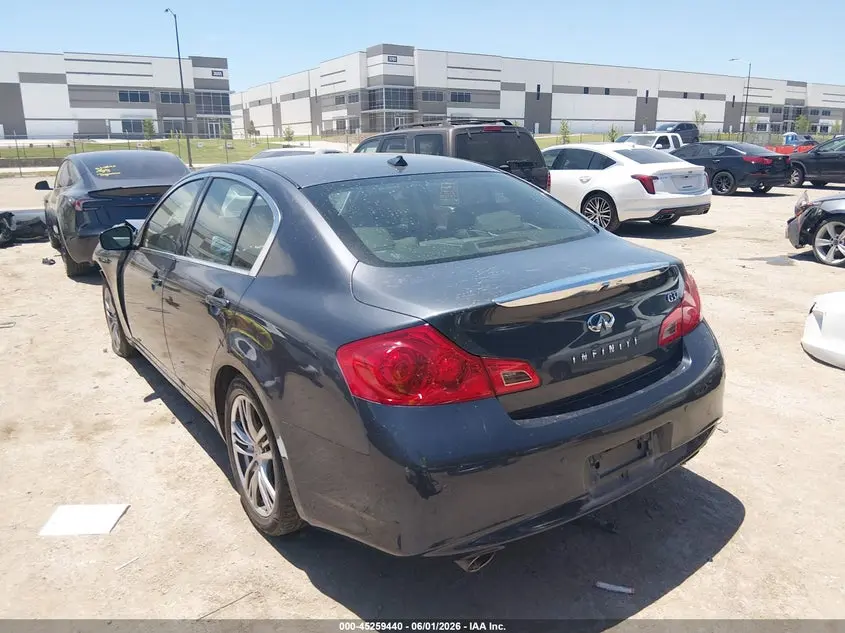 2013 INFINITI G37 JOURNEY