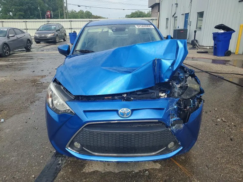 2019 TOYOTA YARIS LE  