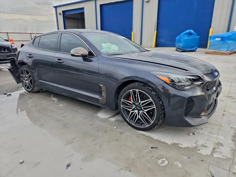 2022 KIA STINGER GT1  