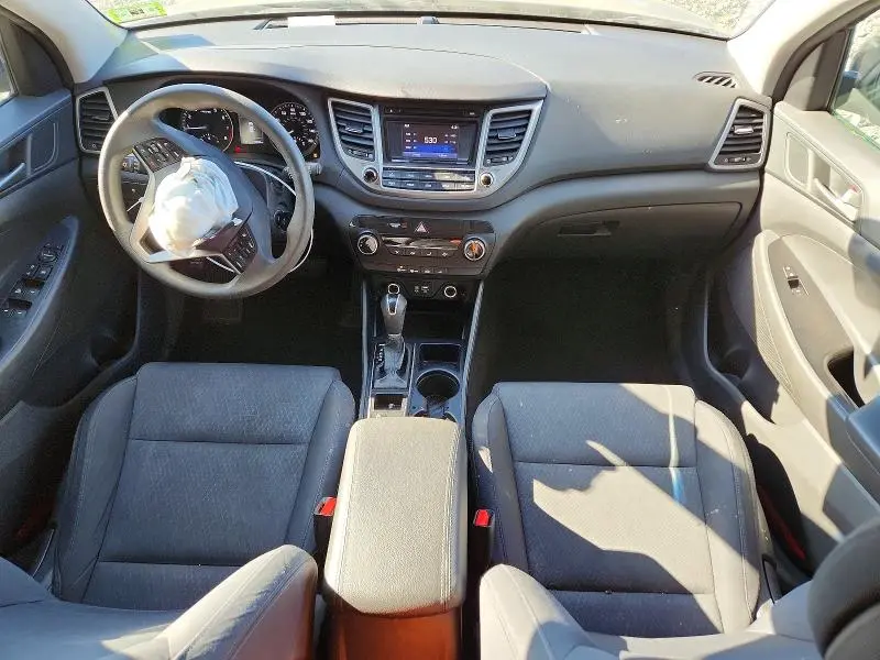 2018 HYUNDAI TUCSON SE  