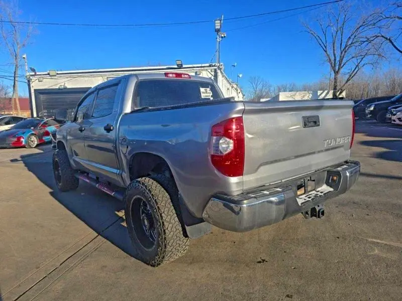 2018 TOYOTA TUNDRA CREWMAX SR5  