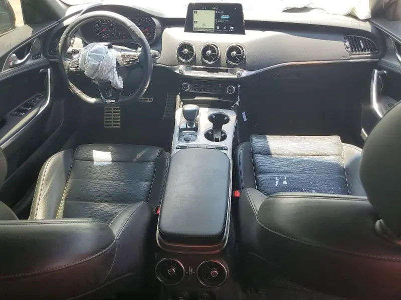 2019 KIA STINGER GT2  