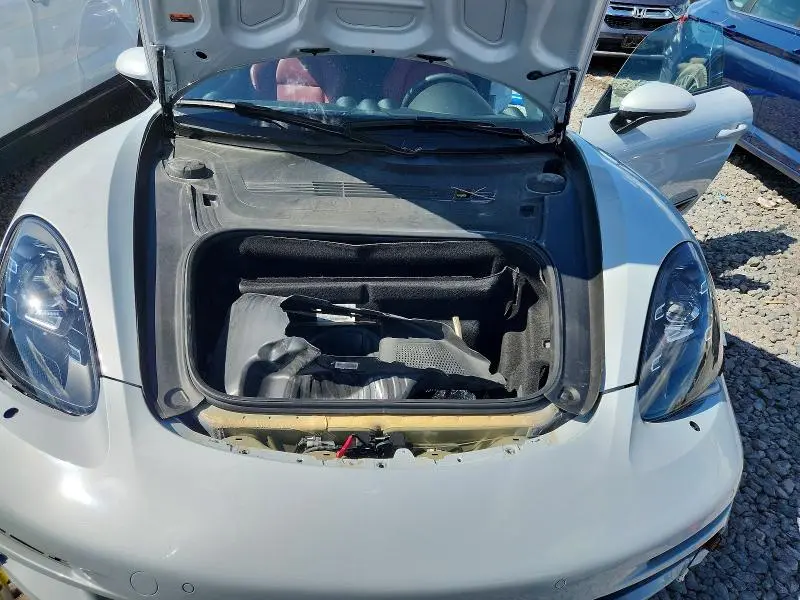 2024 PORSCHE CAYMAN BASE  