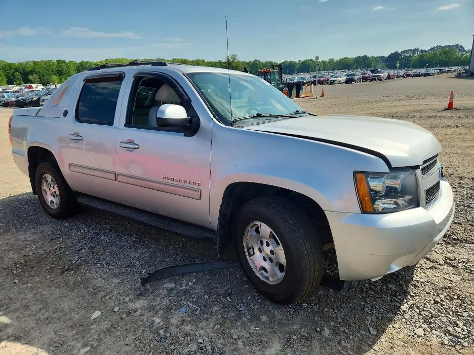2013 CHEVROLET AVALANCHE LT  