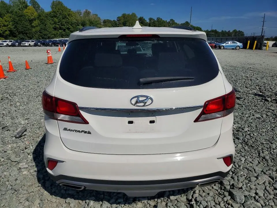 2017 HYUNDAI SANTA FE SE  