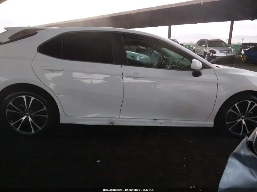 2019 TOYOTA CAMRY SE