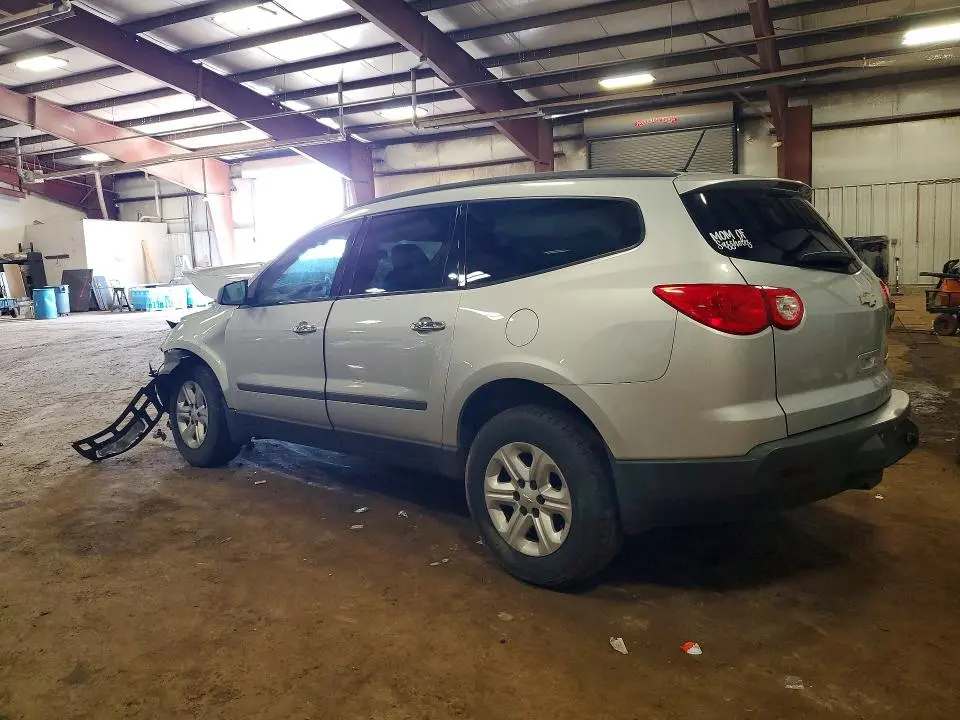 2010 CHEVROLET TRAVERSE LS  