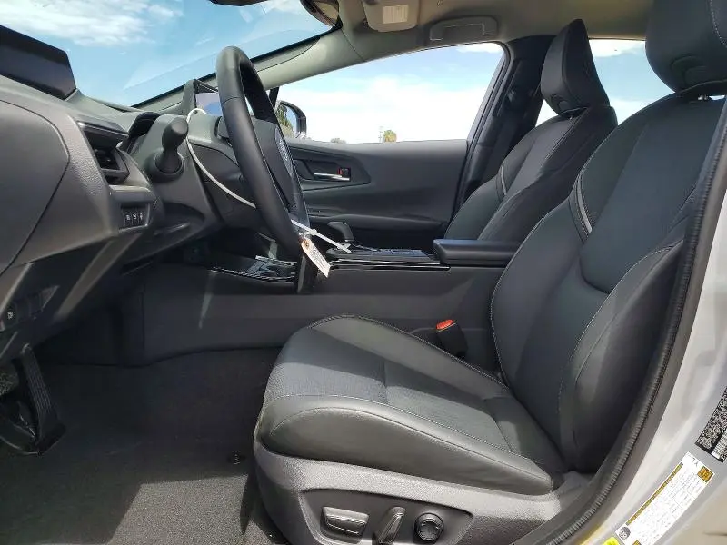 2025 TOYOTA PRIUS XLE  