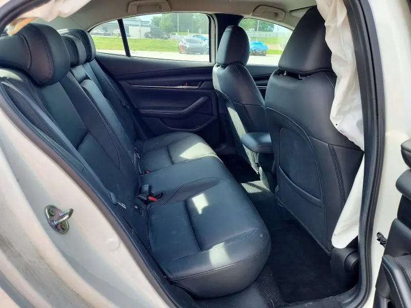 2023 MAZDA 3 SELECT  