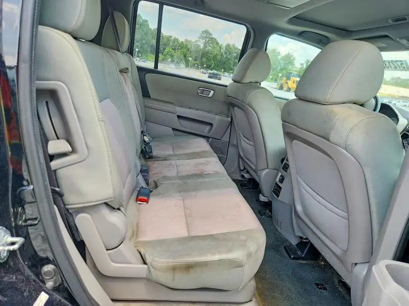 2015 HONDA PILOT SE  