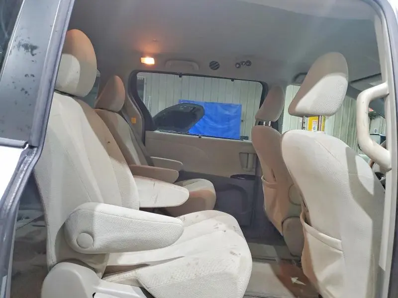 2012 TOYOTA SIENNA LE  
