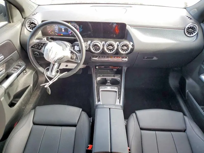 2025 MERCEDES-BENZ GLA 250  