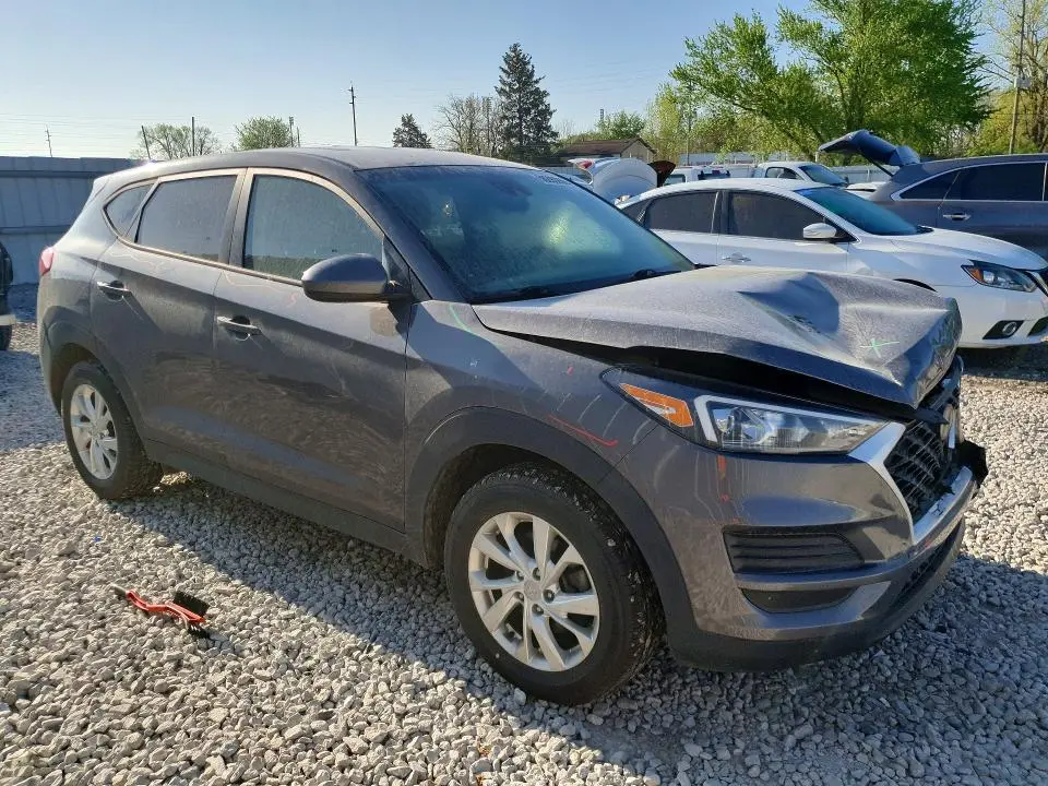 2021 HYUNDAI TUCSON SE  