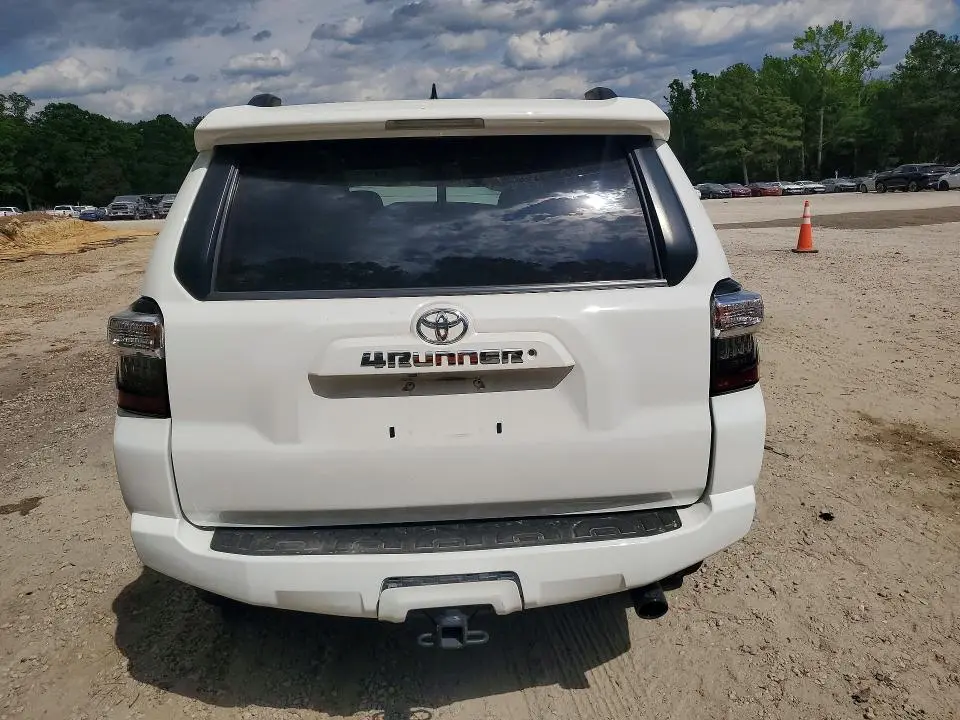 2019 TOYOTA 4RUNNER SR5  
