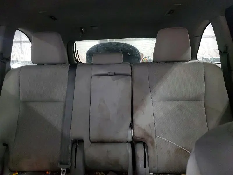 2016 TOYOTA HIGHLANDER LE  