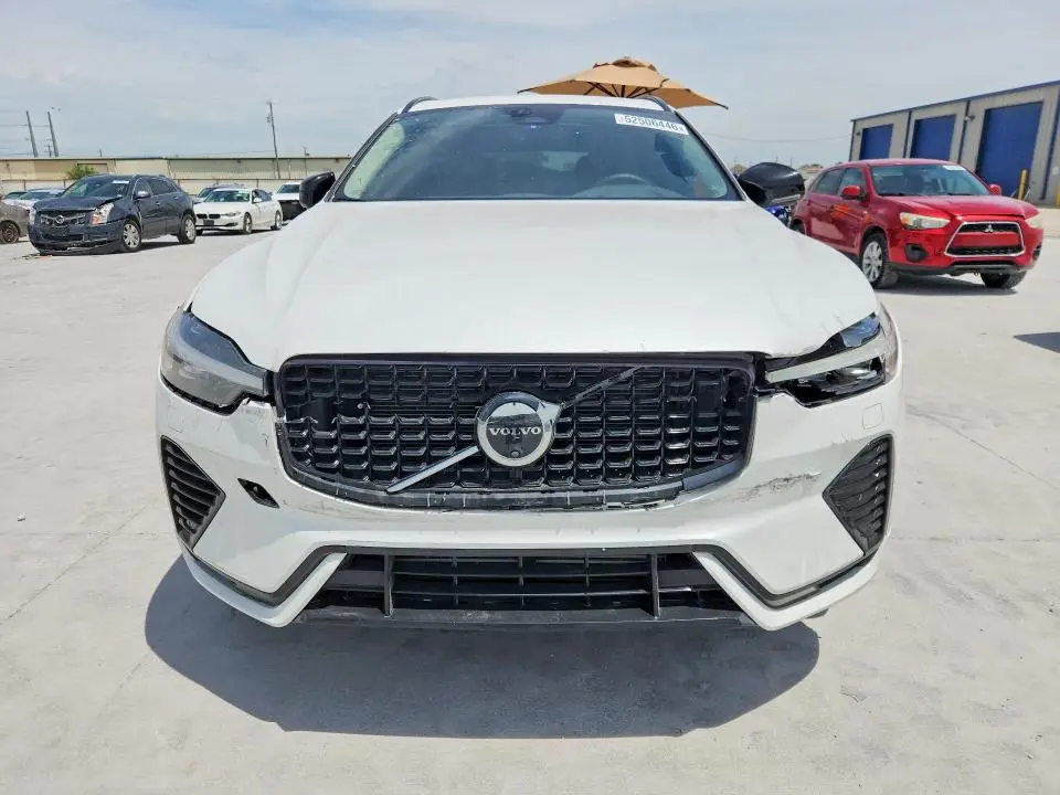 2025 VOLVO XC60 PLUS  