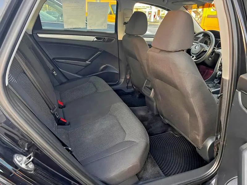 2017 VOLKSWAGEN PASSAT S  