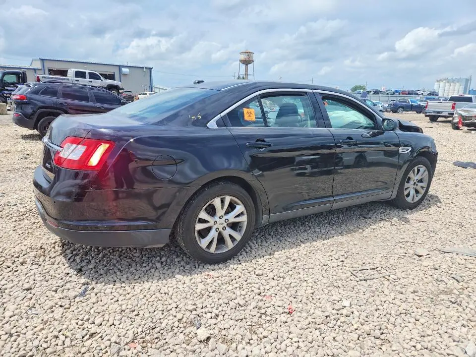 2011 FORD TAURUS SEL  