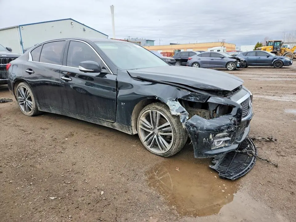 2015 INFINITI Q50   