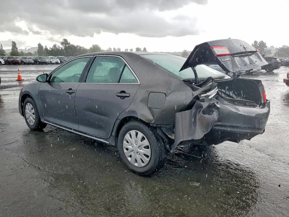 2013 TOYOTA CAMRY LE  