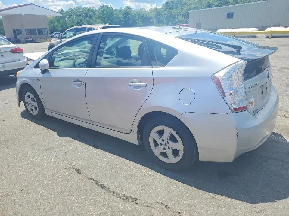 2011 TOYOTA PRIUS THREE  