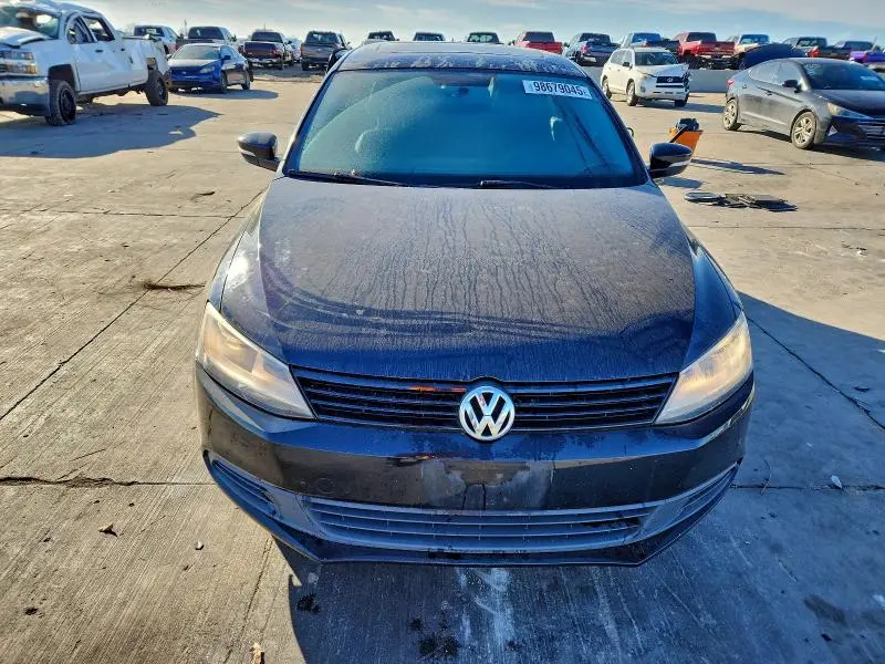 2012 VOLKSWAGEN JETTA SE  