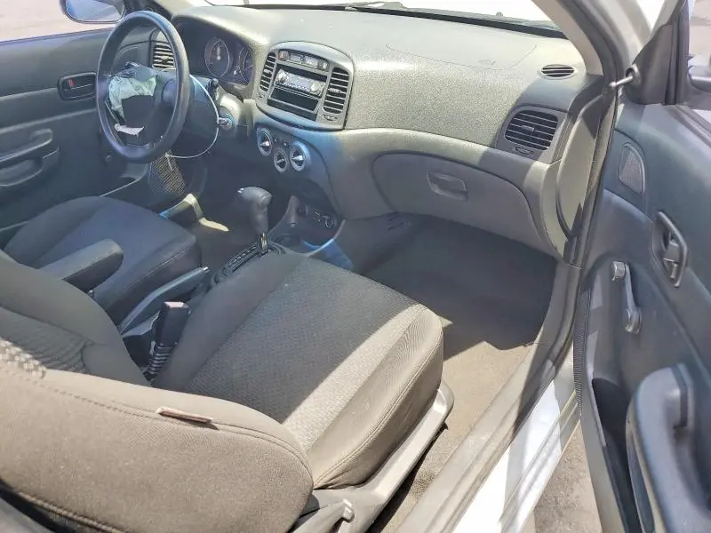 2011 HYUNDAI ACCENT GS  