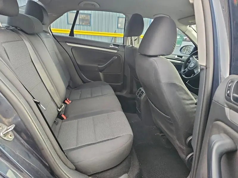 2010 VOLKSWAGEN JETTA S  