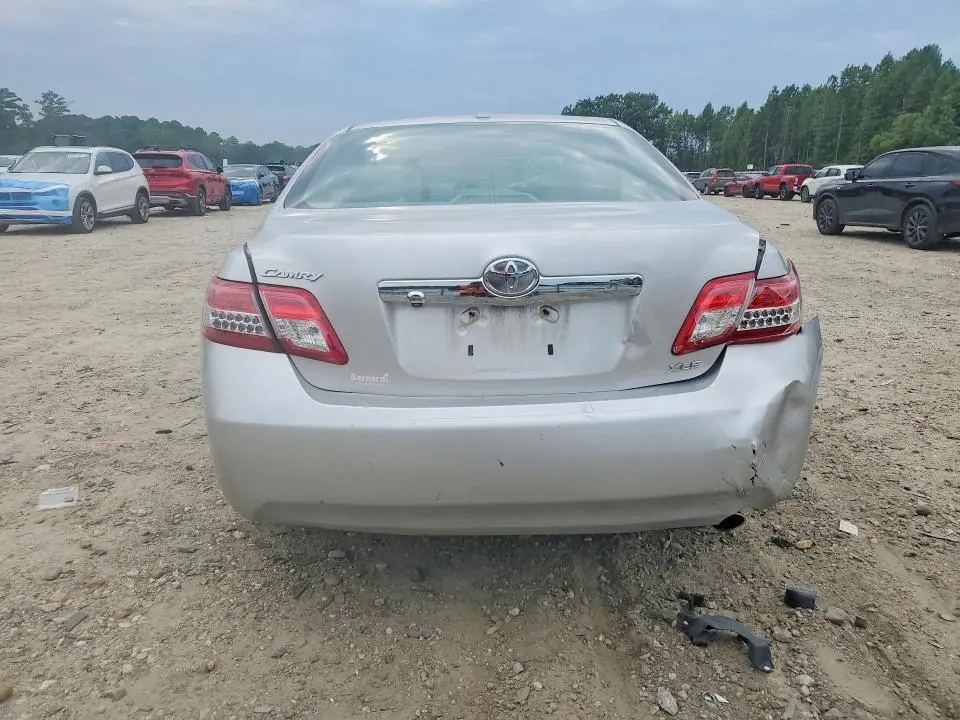 2010 TOYOTA CAMRY XLE  