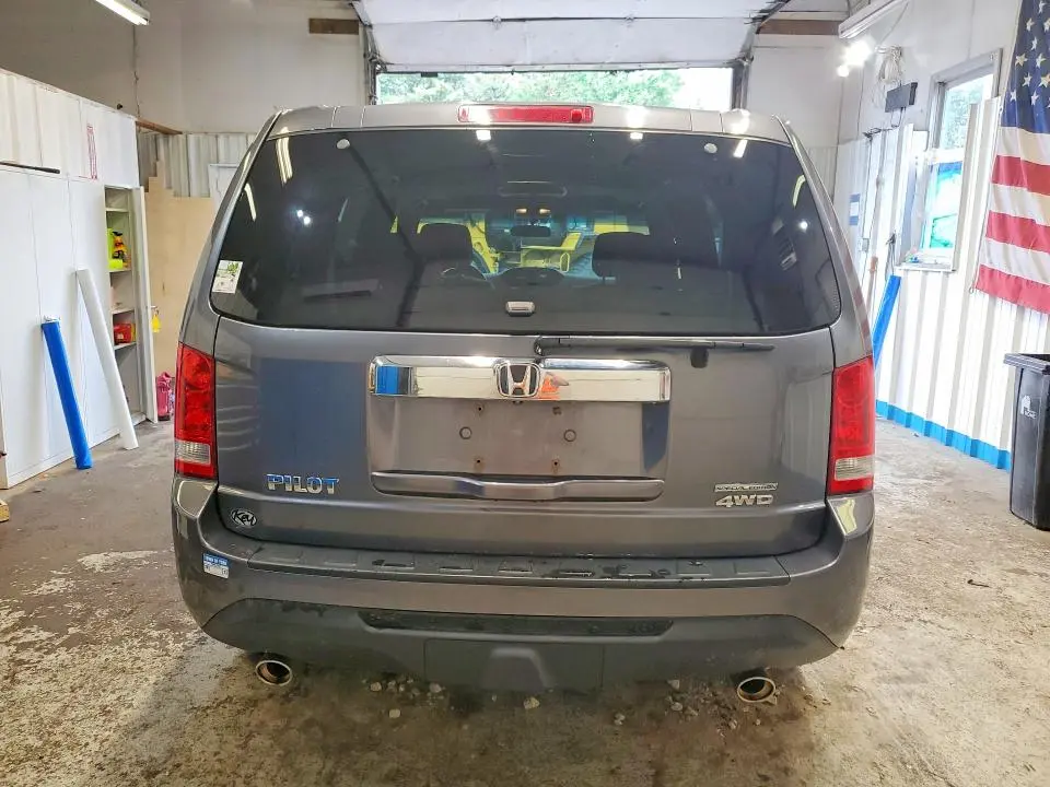 2015 HONDA PILOT SE  