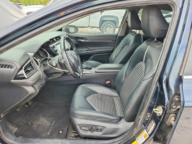 2019 TOYOTA CAMRY SE  