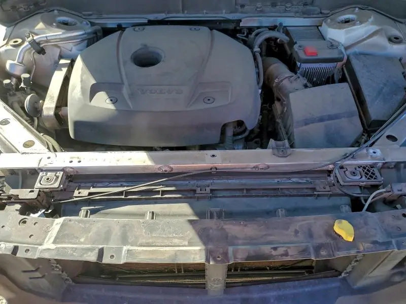 2020 VOLVO XC90 T5 MOMENTUM  