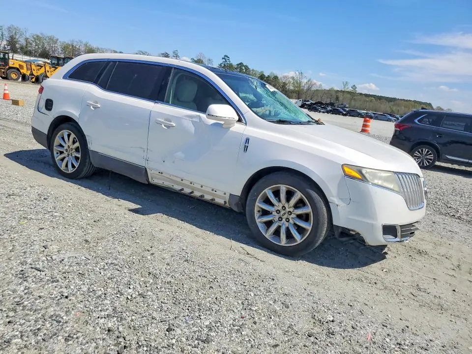 2010 LINCOLN MKT   