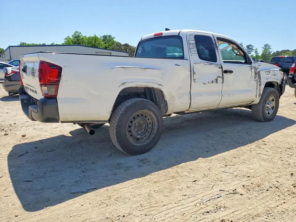 2018 TOYOTA TACOMA SR  