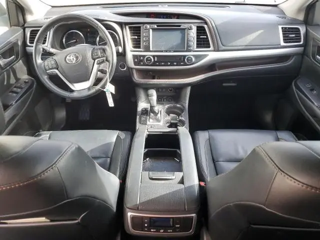 2018 TOYOTA HIGHLANDER SE  