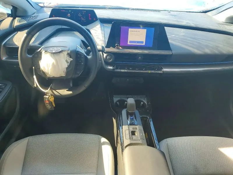 2025 TOYOTA PRIUS XLE  