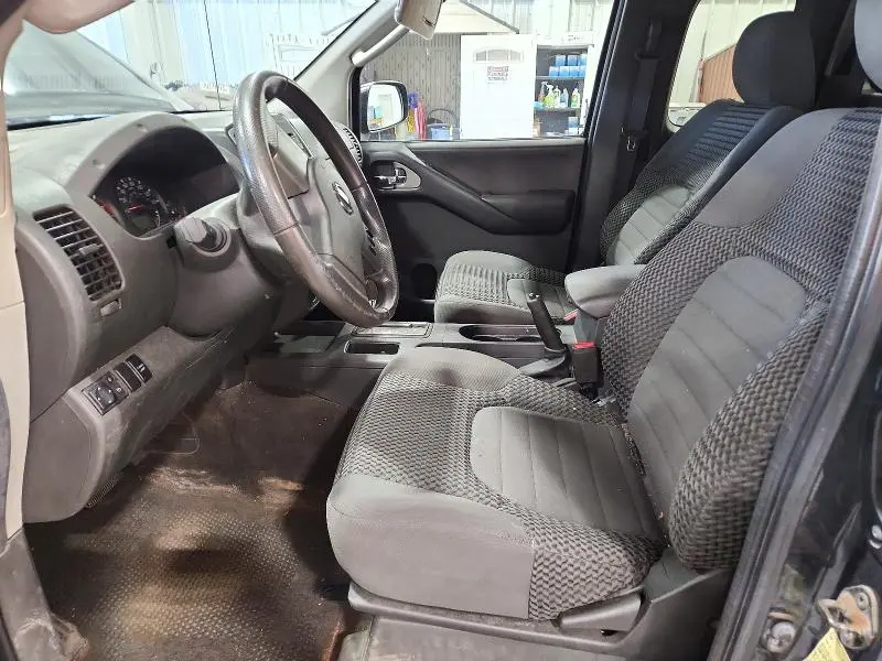2011 NISSAN FRONTIER SV V6  