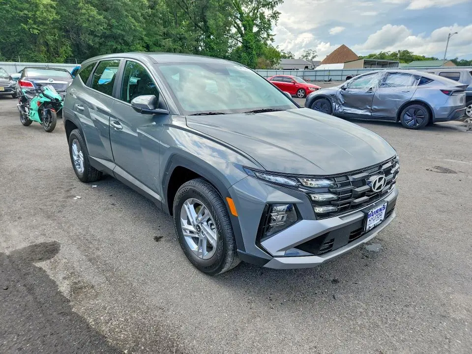 2026 HYUNDAI TUCSON SE  